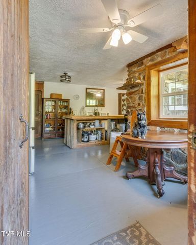170 Davis Road, Thorn Hill, TN 37881