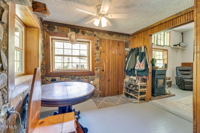 170 Davis Road, Thorn Hill, TN 37881