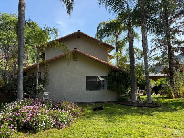 40820 Oak Ridge Drive, Three Rivers, CA 93271