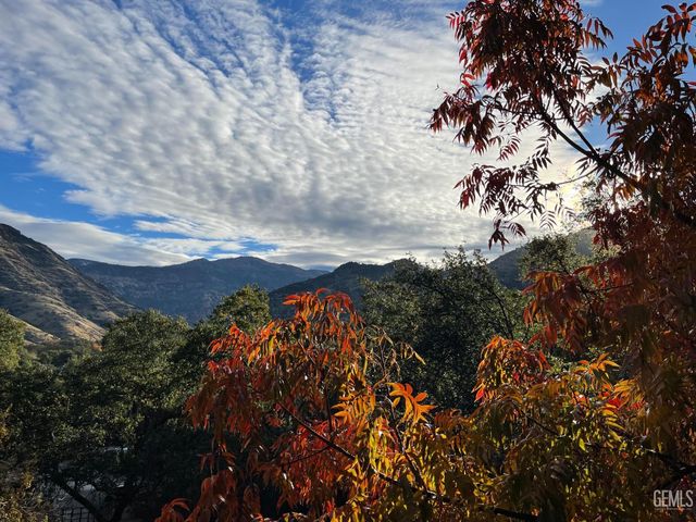 40820 Oak Ridge Drive, Three Rivers, CA 93271