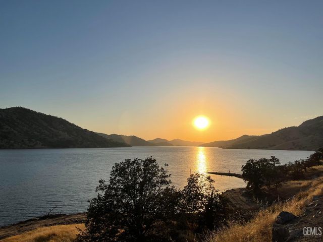 40820 Oak Ridge Drive, Three Rivers, CA 93271