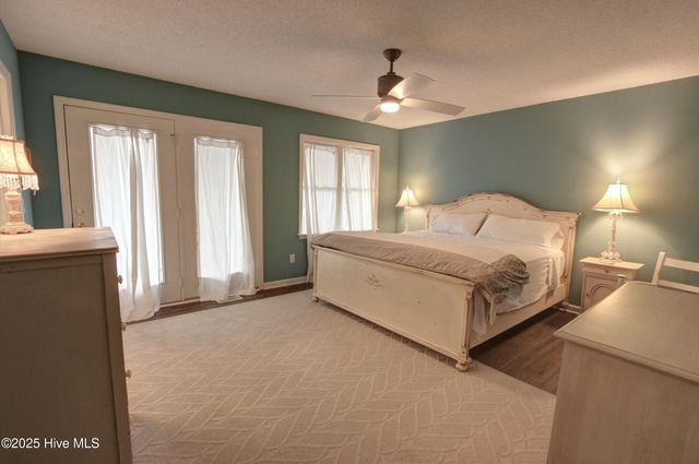 102 S Harbor Drive, Surf City, NC 28445