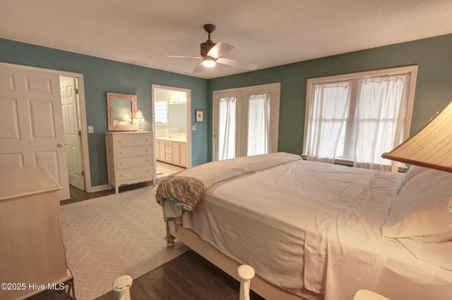 102 S Harbor Drive, Surf City, NC 28445