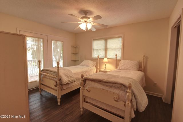 102 S Harbor Drive, Surf City, NC 28445