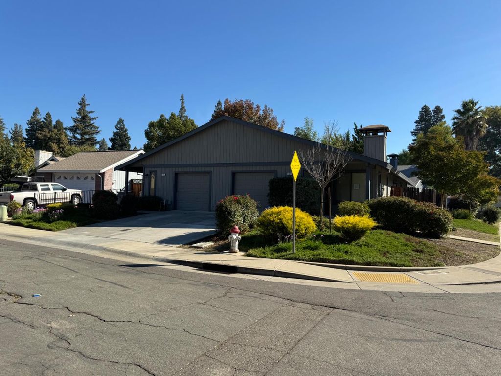 6 Topam Ct, Sacramento, CA 95833