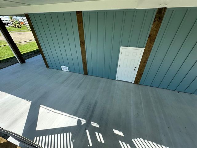 969 Bahama Road, Crystal Beach, TX 77650