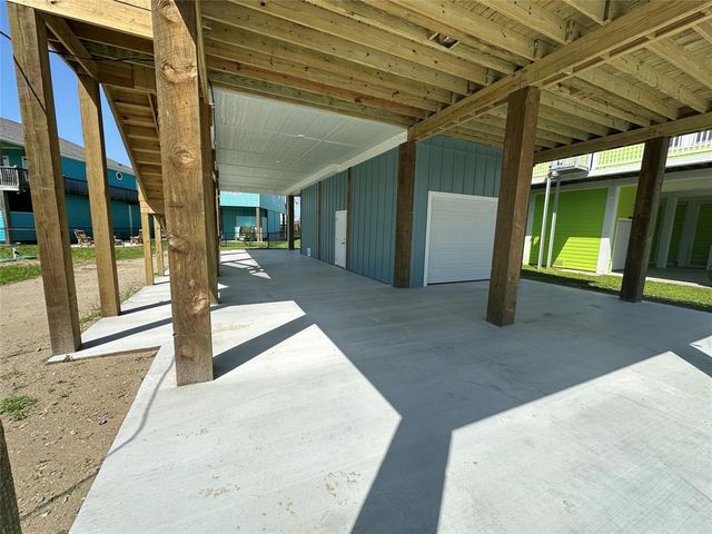 969 Bahama Road, Crystal Beach, TX 77650