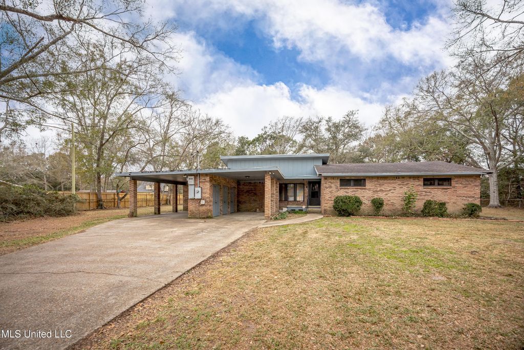 3109 Holly Drive, Gautier, MS 39553