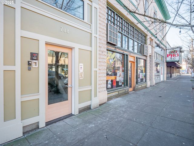 708 N KILLINGSWORTH St 3, Portland, OR 97217