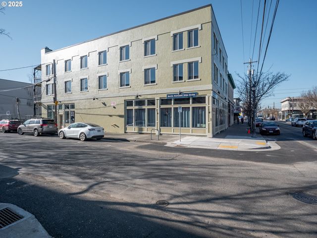 708 N KILLINGSWORTH St 3, Portland, OR 97217