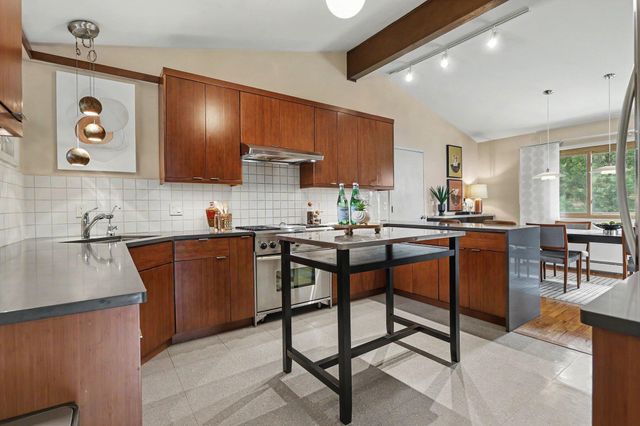 3206 W Valley View Drive, St. Joseph, MI 49085