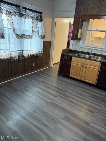 526 E 118th Street, Cleveland, OH 44108