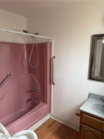 526 E 118th Street, Cleveland, OH 44108