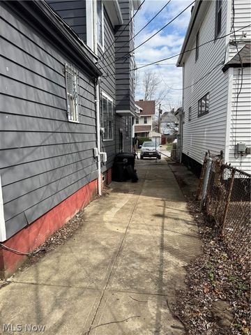 526 E 118th Street, Cleveland, OH 44108