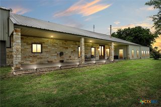 139 COUNTY ROAD 376, Lott, TX 76656