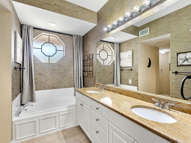 1730 CELTIC DRIVE 102, Venice, FL 34293