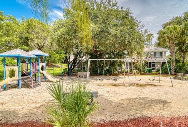 11000 Middle Golf Court, Tamarac, FL 33321