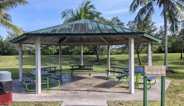 11000 Middle Golf Court, Tamarac, FL 33321