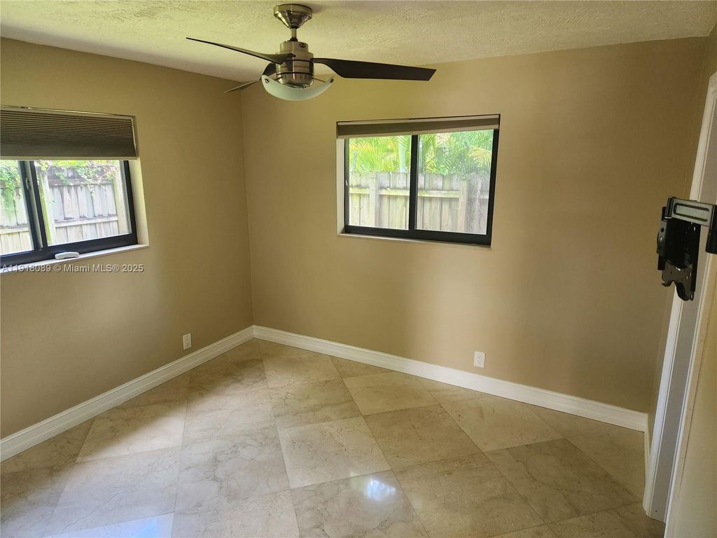 210 SW 8th Ave 1-3, Fort Lauderdale, FL 33316