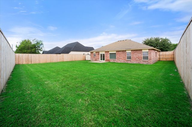 921 Winged Foot, Corsicana, TX 75110