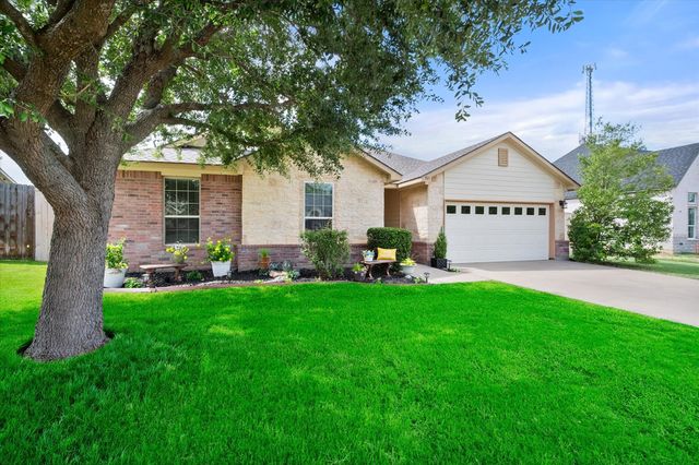 921 Winged Foot, Corsicana, TX 75110