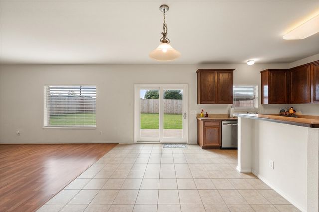 921 Winged Foot, Corsicana, TX 75110