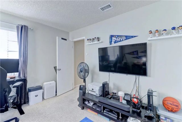 1902 W Westwind, Colton, CA 92324