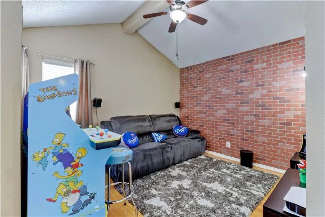 1902 W Westwind, Colton, CA 92324