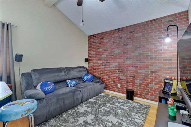 1902 W Westwind, Colton, CA 92324