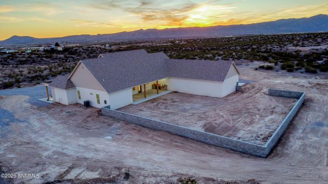 1635 Eclipse Road, Las Cruces, NM 88012