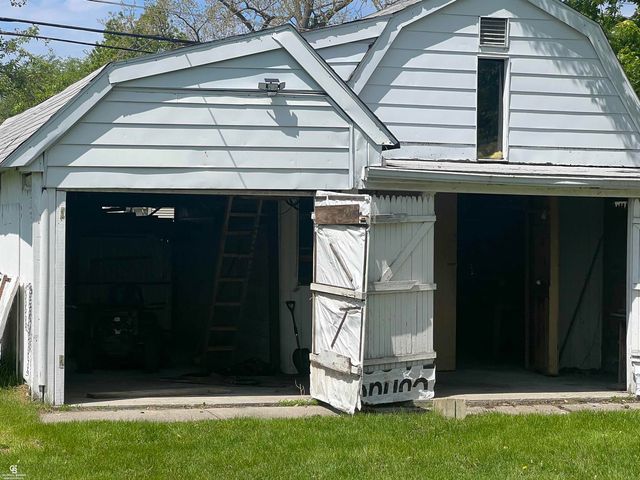 24099 Pingree Avenue, Warren, MI 48089