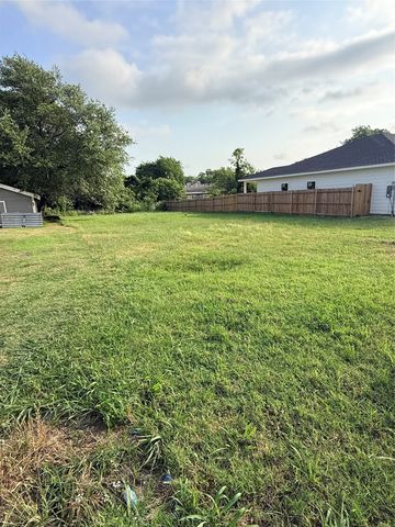 3936 Lee Street, Greenville, TX 75401