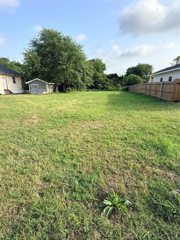 3936 Lee Street, Greenville, TX 75401
