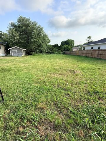 3936 Lee Street, Greenville, TX 75401