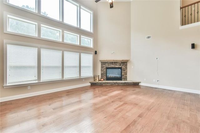 580 La Perla Drive, Sugar Hill, GA 30518