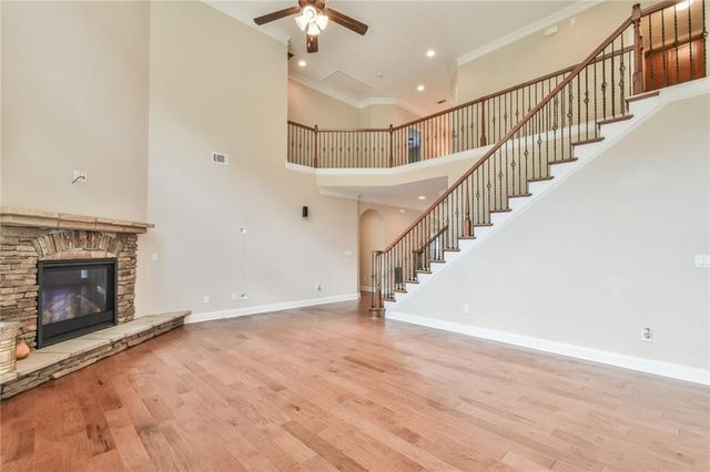 580 La Perla Drive, Sugar Hill, GA 30518