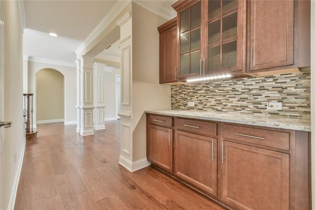 580 La Perla Drive, Sugar Hill, GA 30518