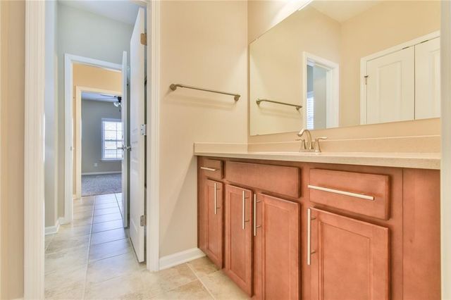580 La Perla Drive, Sugar Hill, GA 30518
