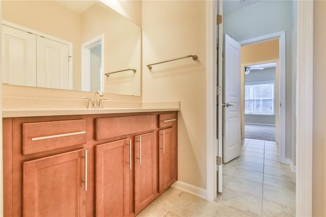 580 La Perla Drive, Sugar Hill, GA 30518