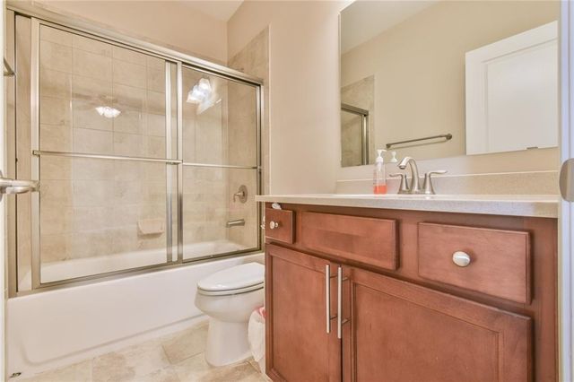 580 La Perla Drive, Sugar Hill, GA 30518