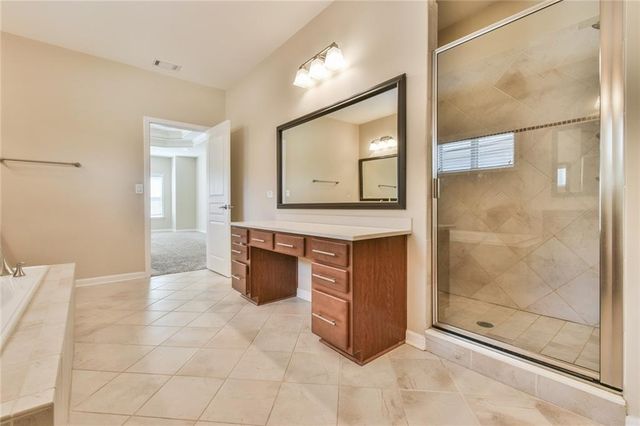 580 La Perla Drive, Sugar Hill, GA 30518