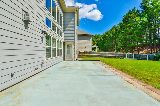 580 La Perla Drive, Sugar Hill, GA 30518