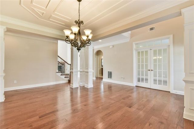 580 La Perla Drive, Sugar Hill, GA 30518