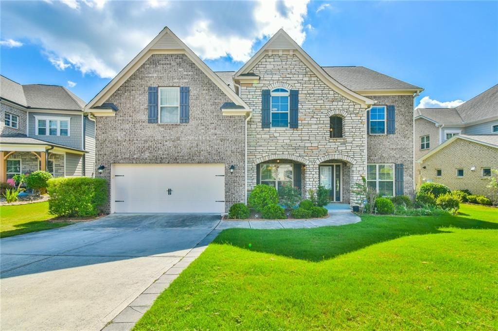 580 La Perla Drive, Sugar Hill, GA 30518