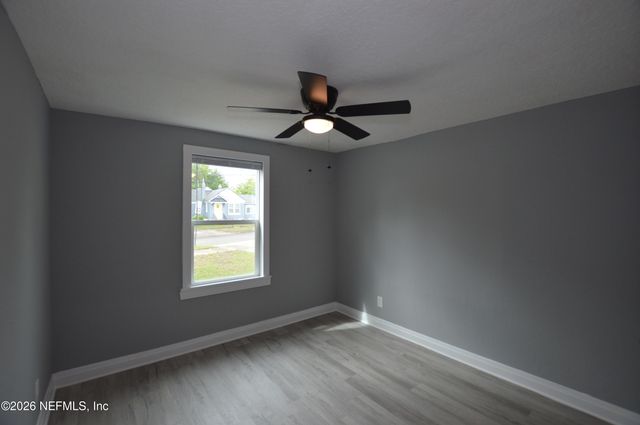 311 CHESTNUT Drive, Jacksonville, FL 32208