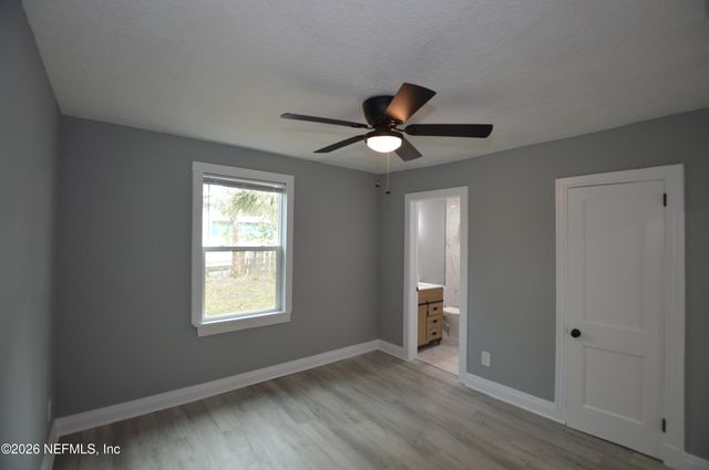 311 CHESTNUT Drive, Jacksonville, FL 32208