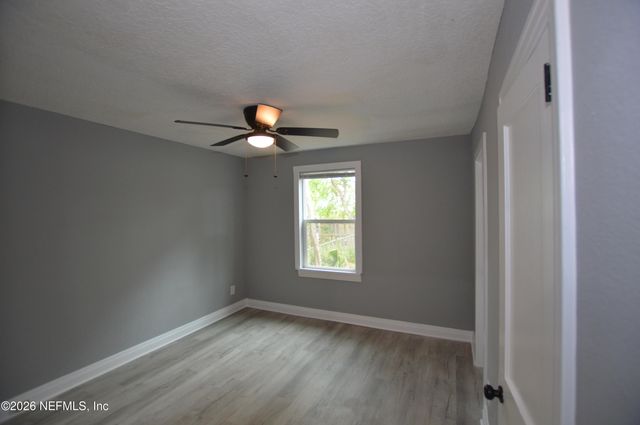 311 CHESTNUT Drive, Jacksonville, FL 32208