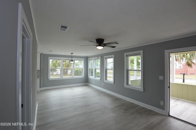 311 CHESTNUT Drive, Jacksonville, FL 32208