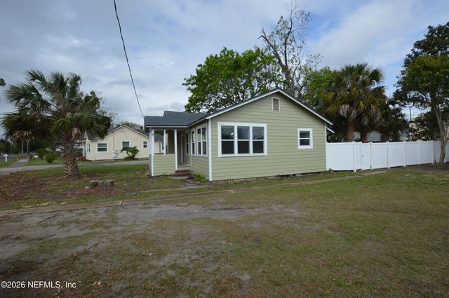 311 CHESTNUT Drive, Jacksonville, FL 32208