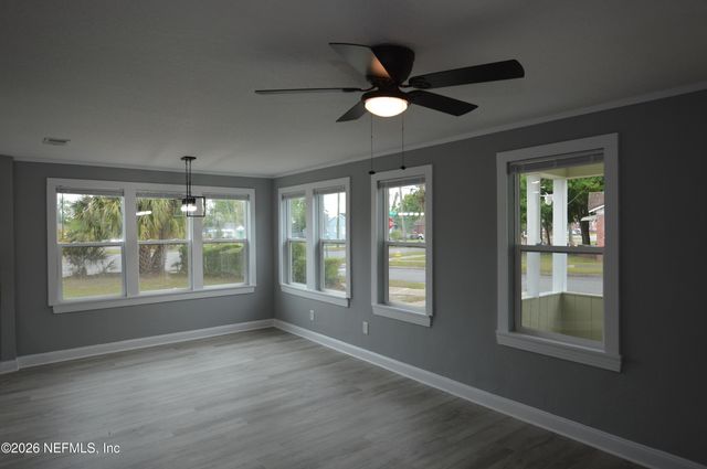 311 CHESTNUT Drive, Jacksonville, FL 32208